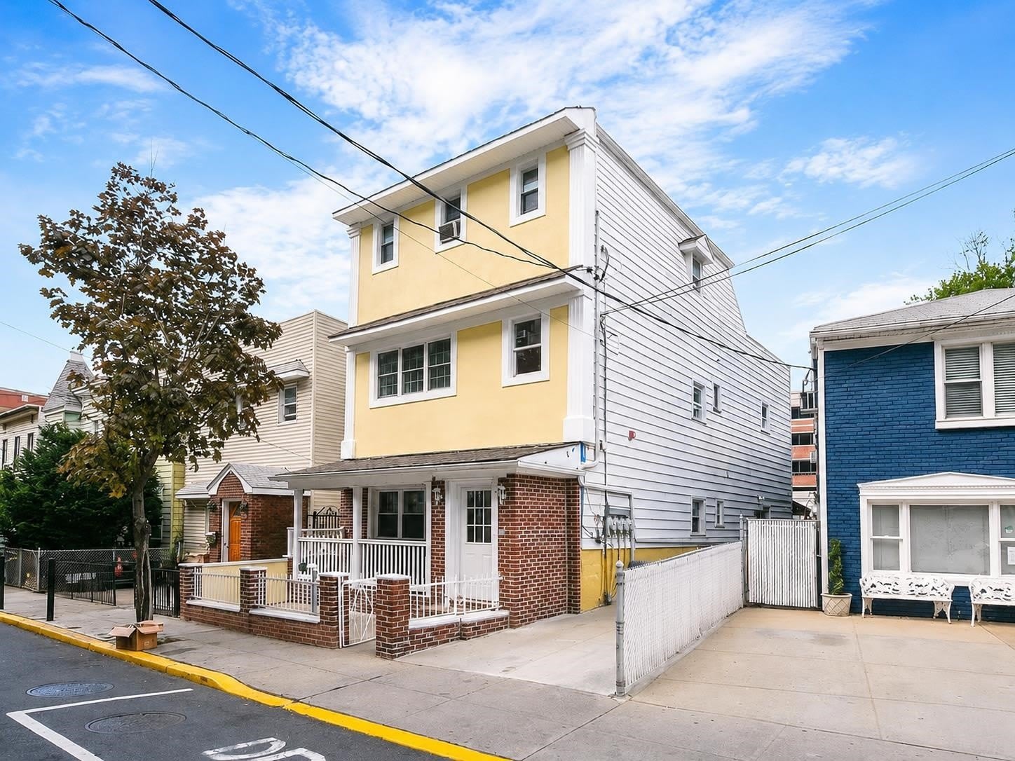 520 34TH ST – photo 1 of 7