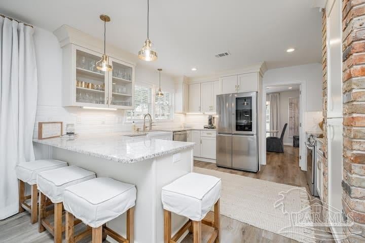 4095 Aiken Rd – photo 1 of 9