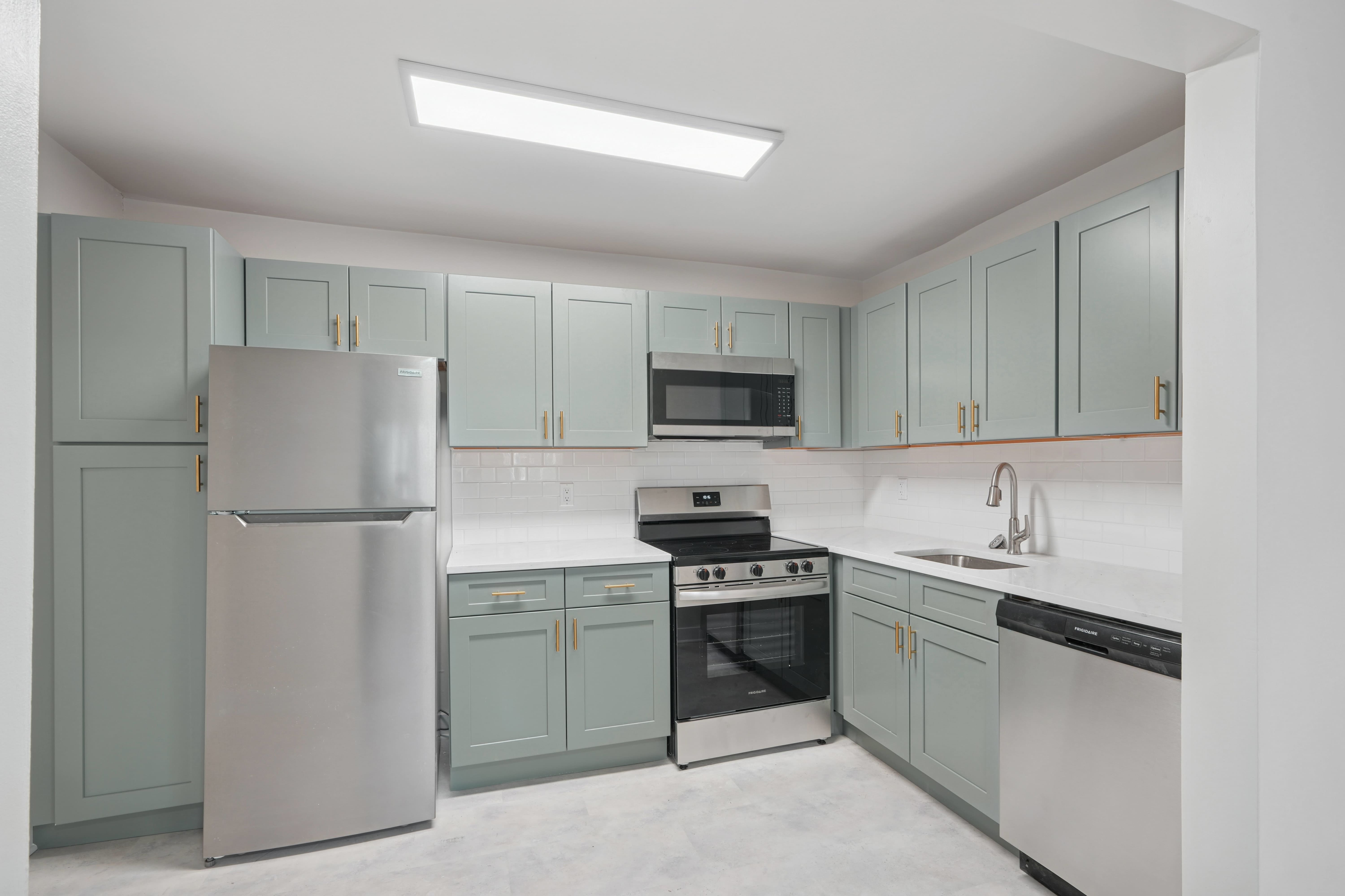 Atlantic Pointe Apartments – photo 1 of 20