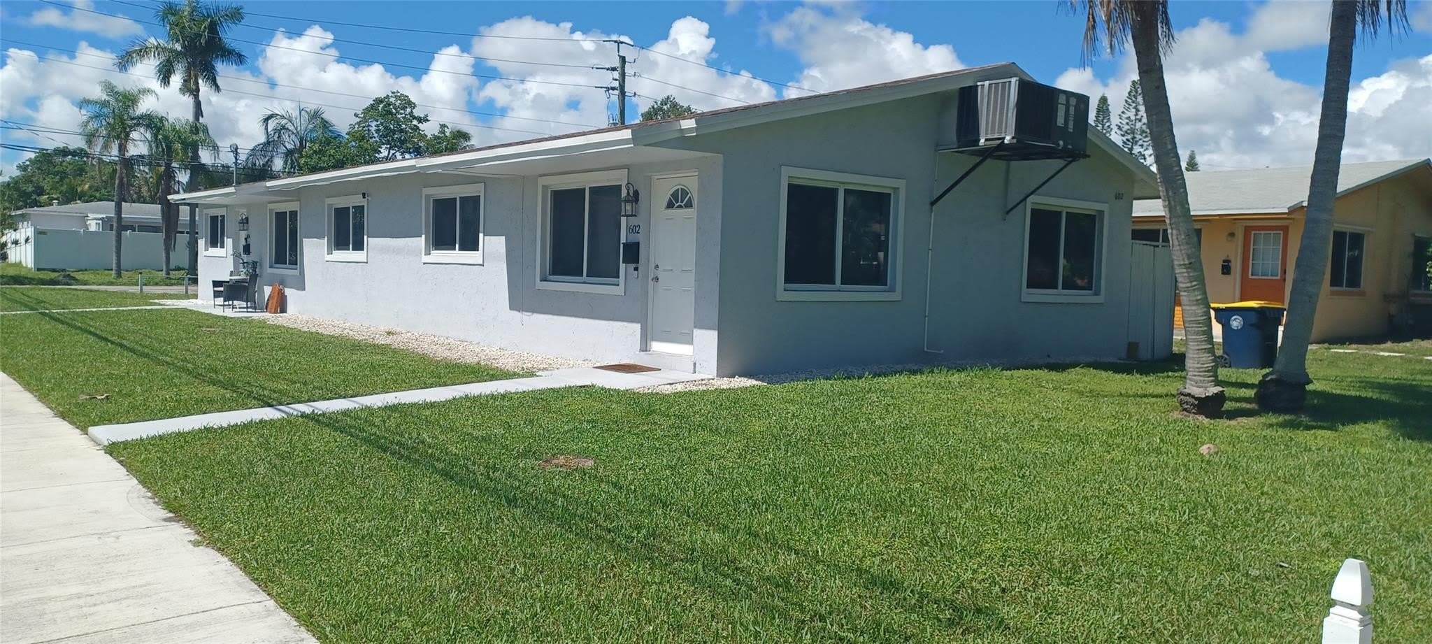 602 SE 2nd Avenue – photo 1
