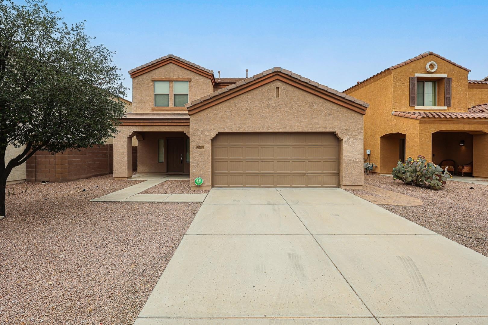 12039 W LEATHER Lane – photo 1