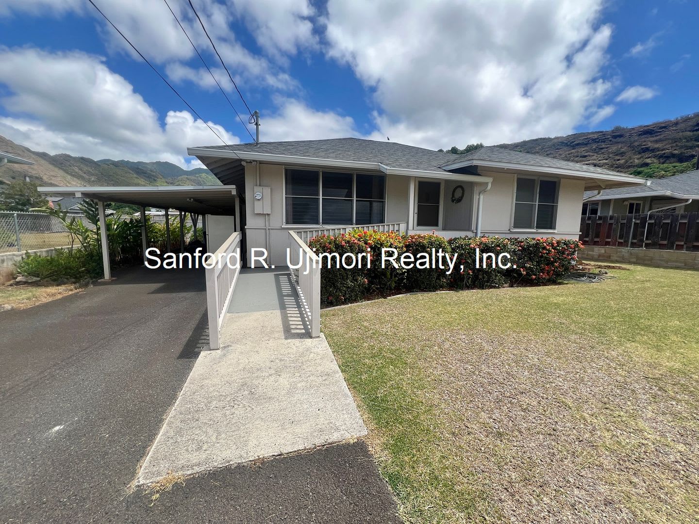 Kuliouou – Wakine Place (3 bed/1 bath/2 prkg)