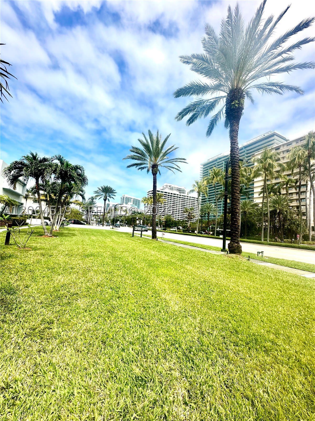 10178 Collins Ave – photo 1 of 22