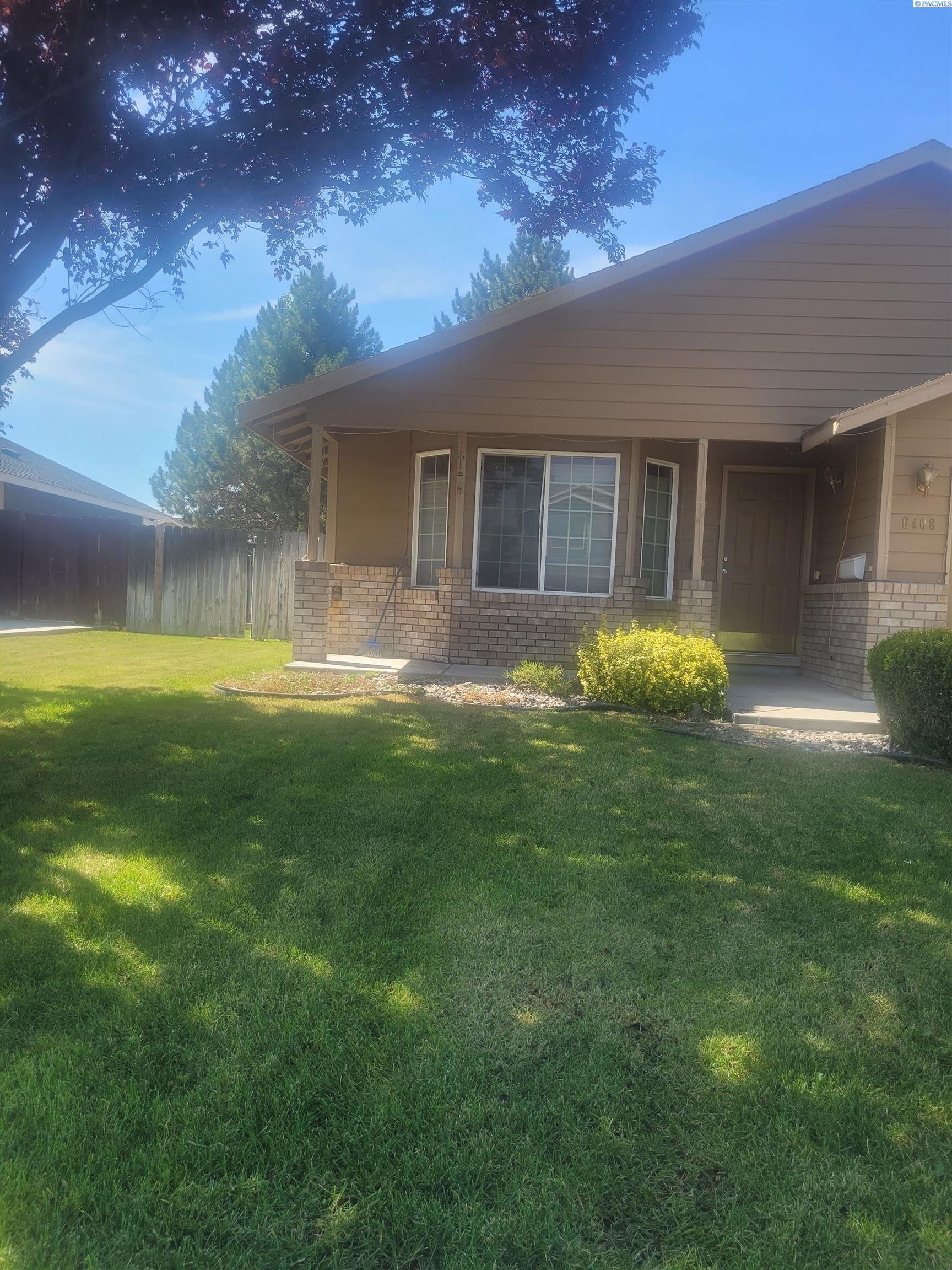 6408 Robinson Drive – photo 1