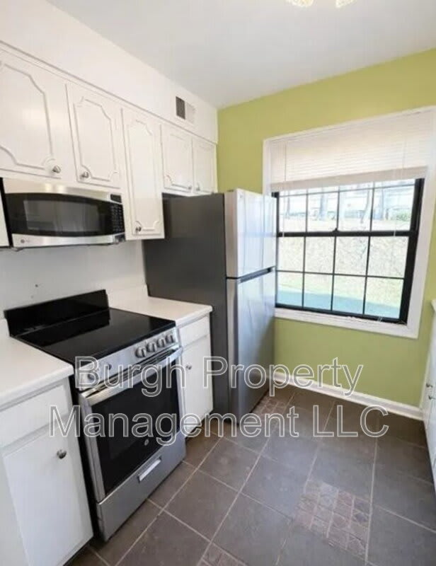 1234 Pennsbury Blvd – photo 1 of 11