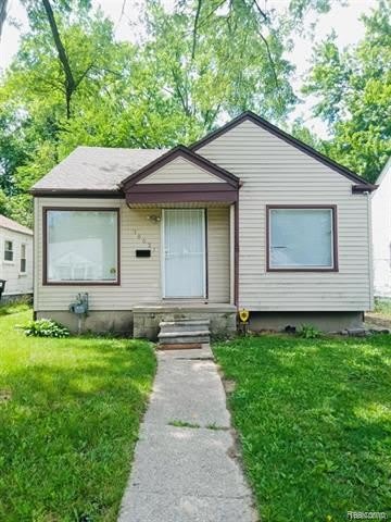 18631 Margareta Street – photo 1