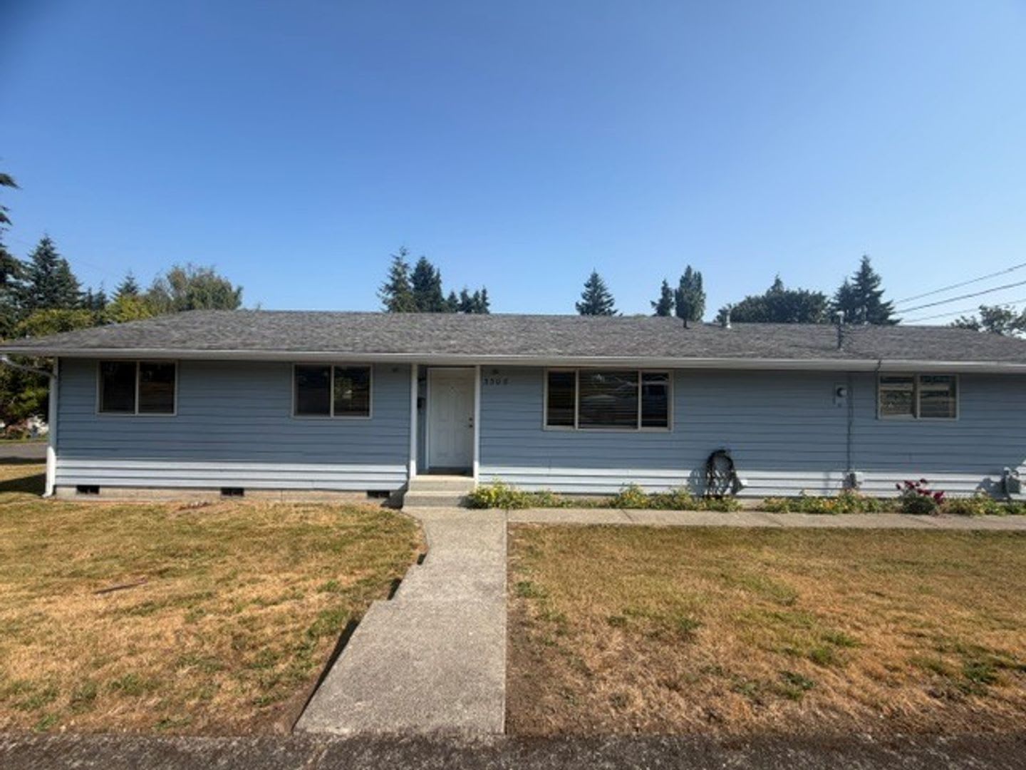 3Bd 2 Bth Rambler – photo 1 of 236