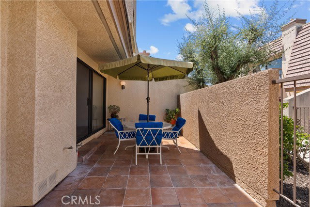 18417 Collins Street – photo 1
