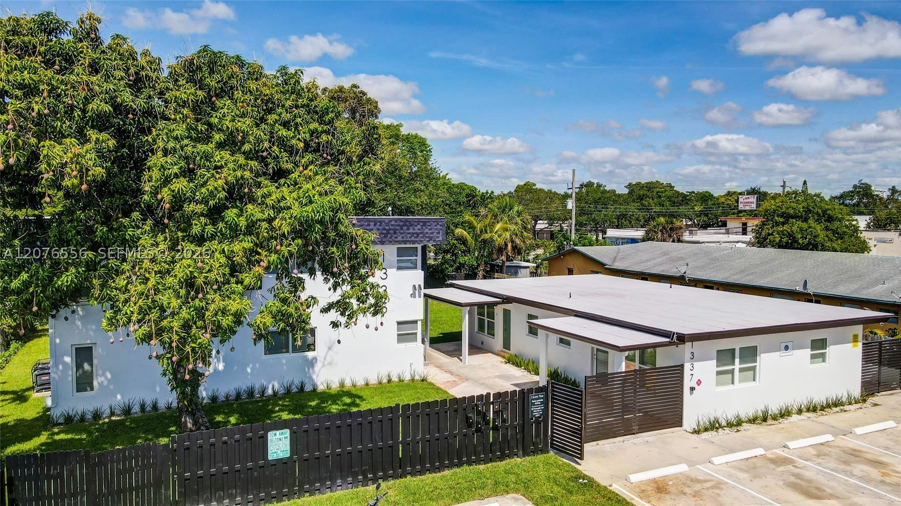 1335 NE 5th Ave – photo 1