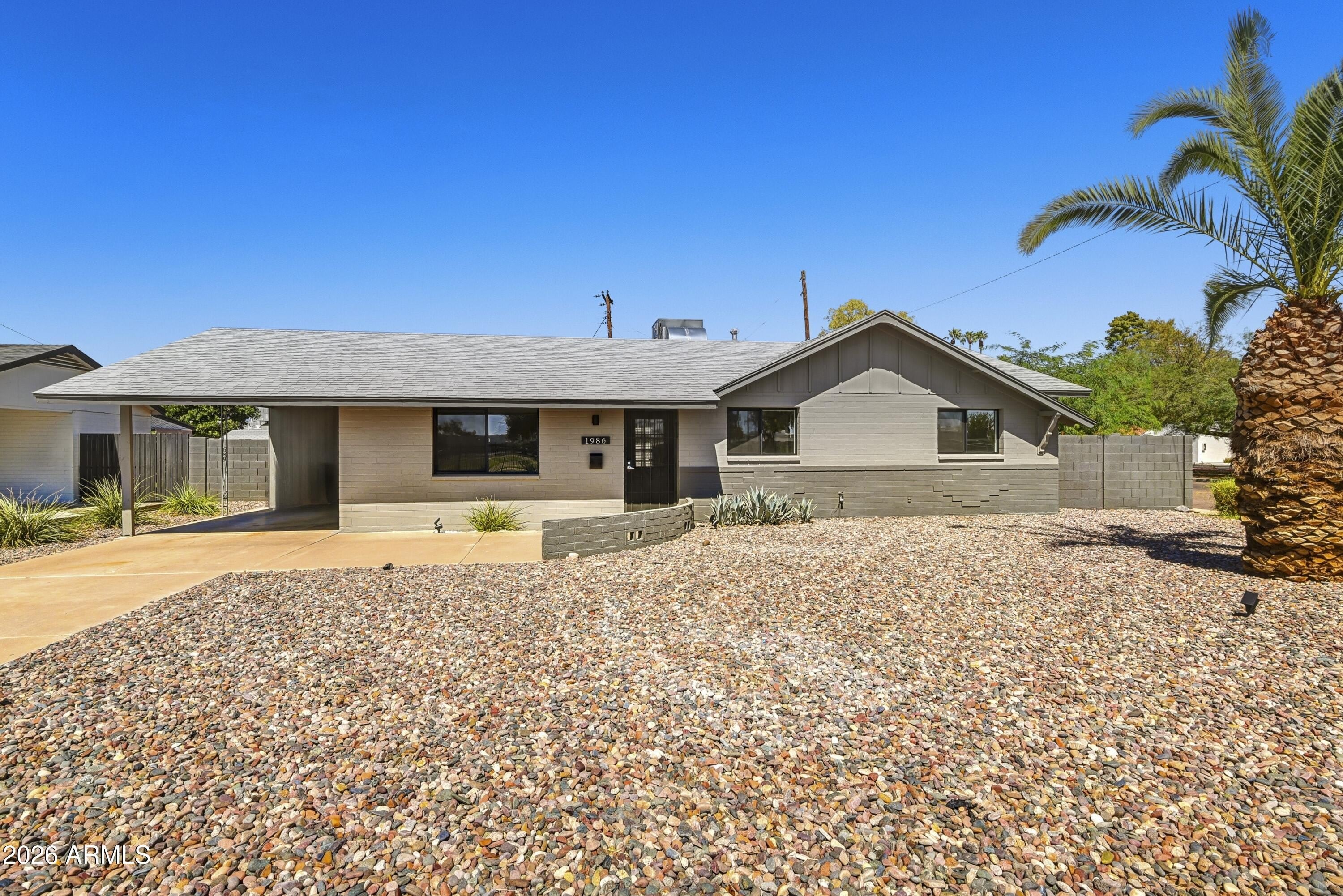 1986 E Palmcroft Drive – photo 1