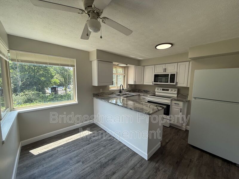 1233 Lytle Lane – photo 1 of 5