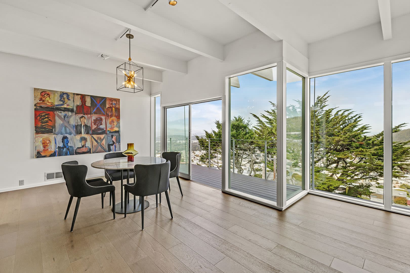 Rare Golden Gate Heights home with stunning views, 3 decks, big yard and hot tub! – photo 1