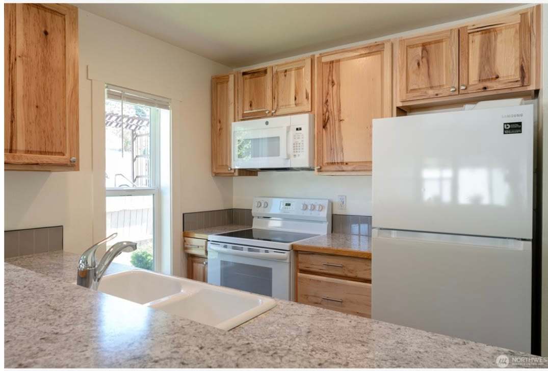 303 W Highland Ave – photo 1 of 7