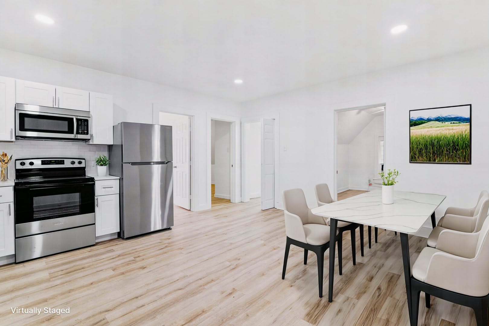 Cozy Renovated 3-Bedroom Duplex Apartment in Sherman – photo 1