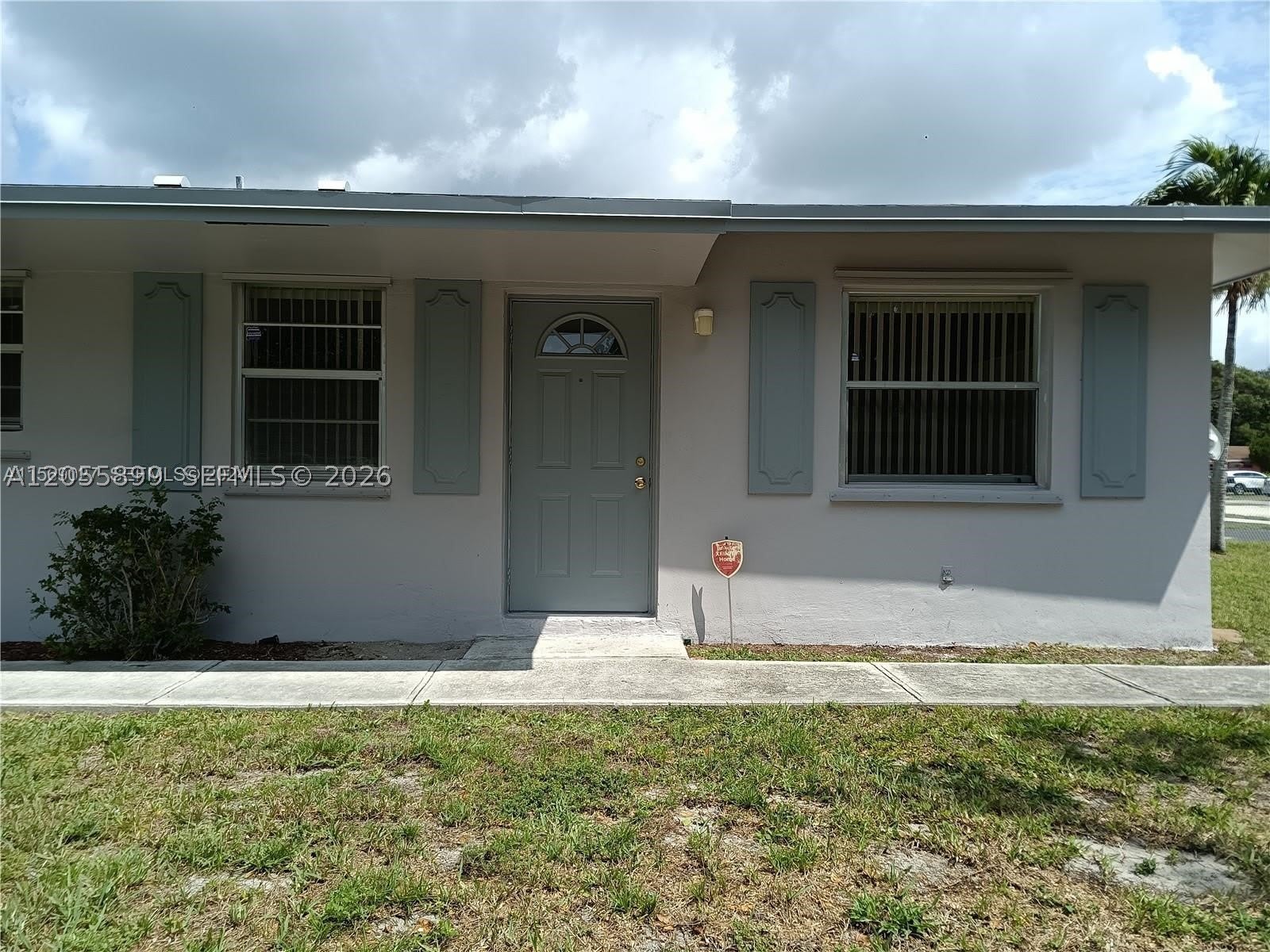 1502 N 57th Ter – photo 1
