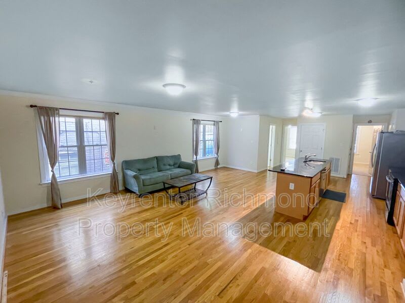 3219 Ellwood Ave – photo 1 of 308