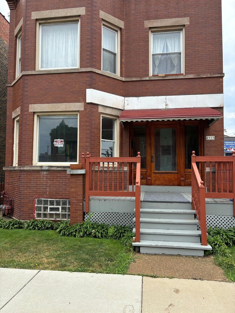 2737 W Belmont Avenue – photo 1