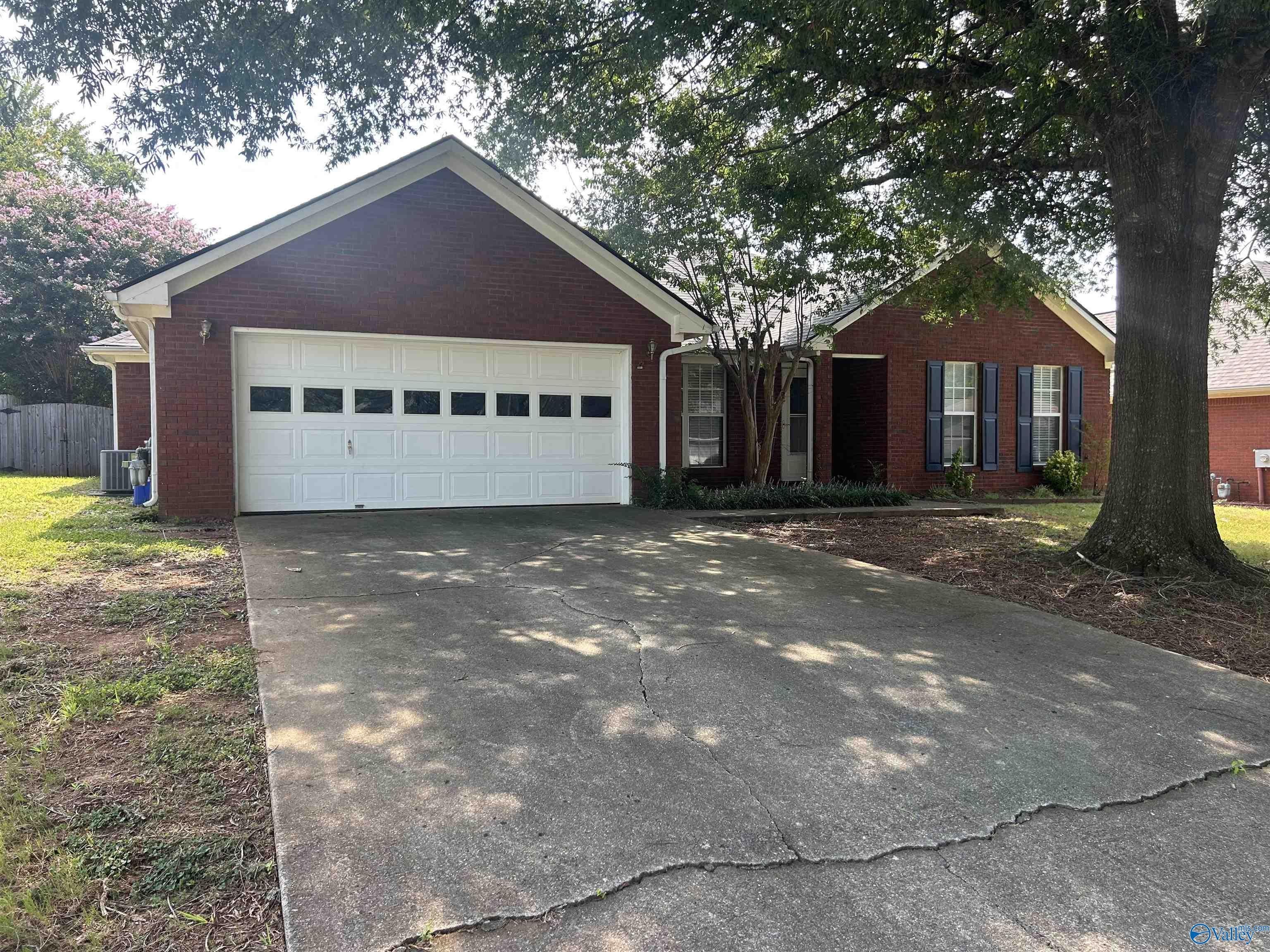 111 Sunnyfield Drive – photo 1