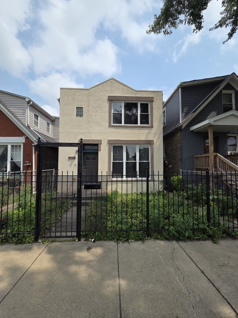1251 N Springfield Avenue – photo 1