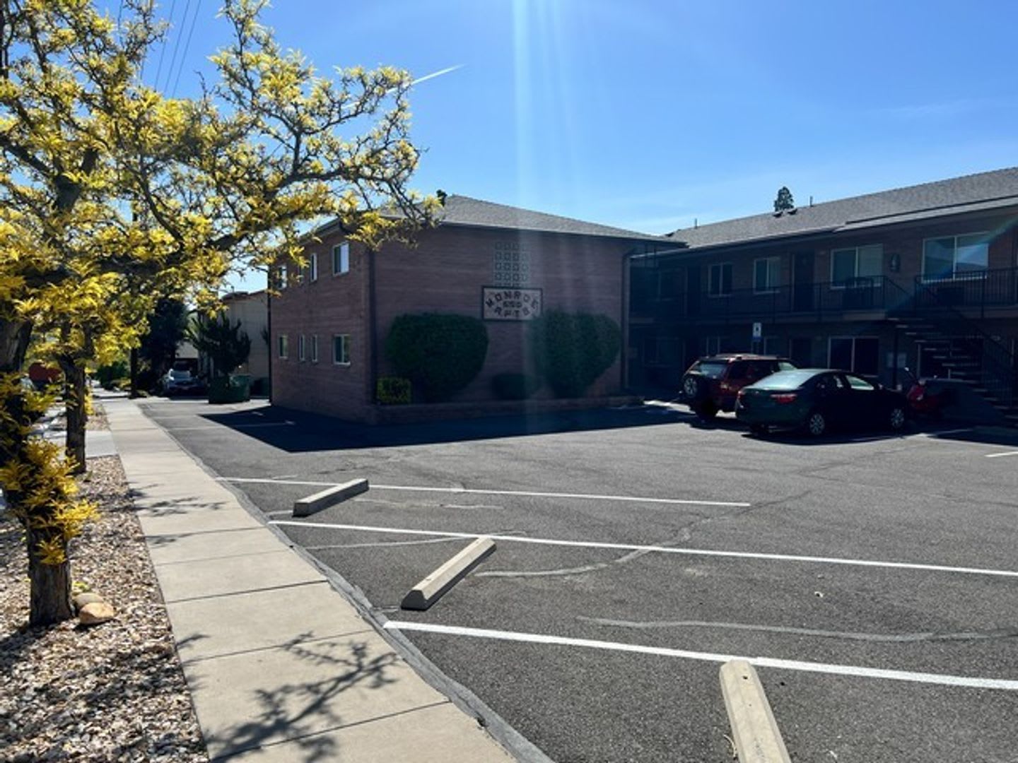 <b>One Bedroom Downstairs Southwest Reno Apartment<br><br> – photo 1