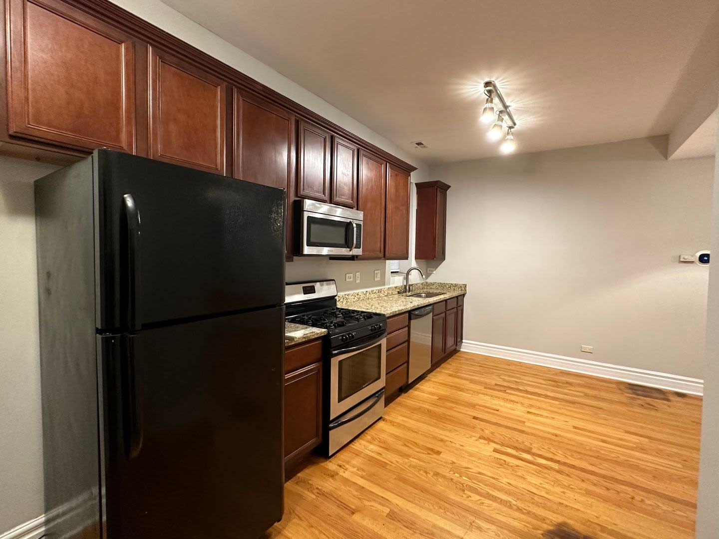 3923 W Altgeld St – photo 1