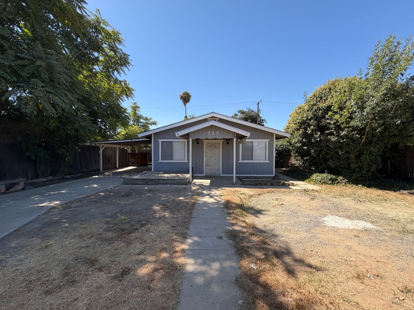 Charming home in 93308! – photo 1 of 9