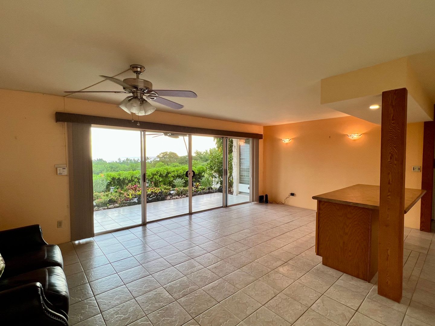 Available Now 2 Bedooms 2 Baths Condo With 1 Assigned Parking Stall – photo 1 of 19