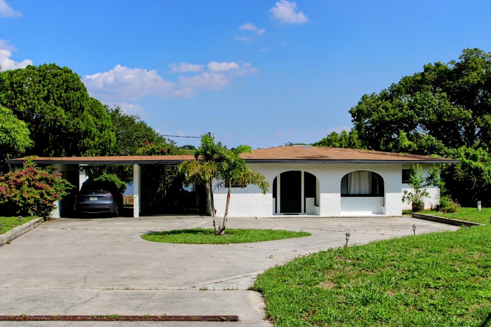 Modern Comfort Awaits at 3012 Justamere Ln — Your Perfect Lakefront Florida Retreat! – photo 1 of 17