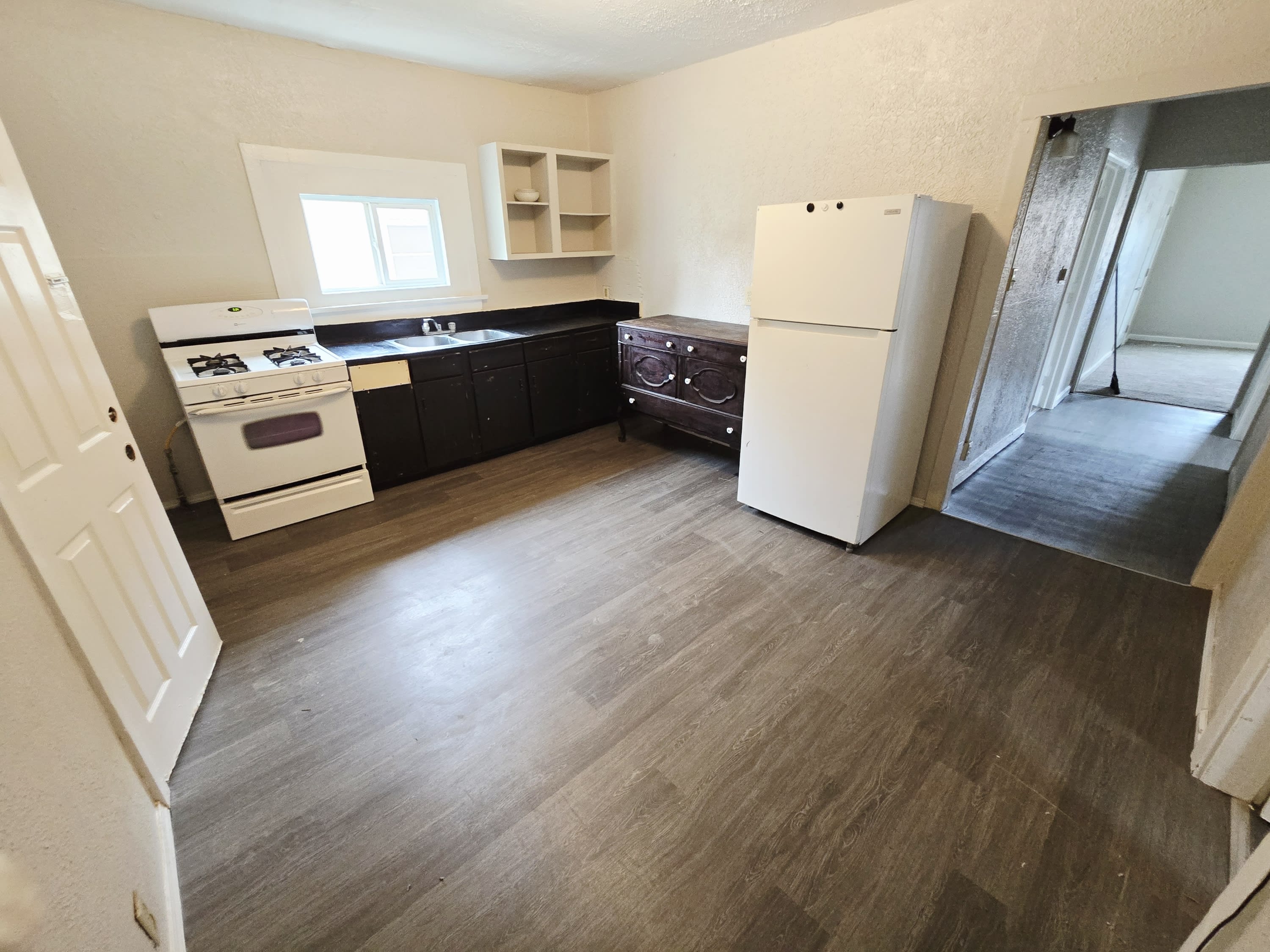 233 East 12th Street – photo 1