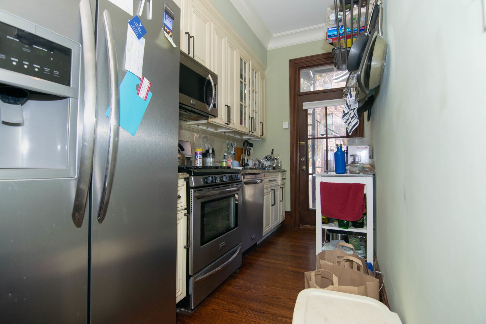 4 Bedroom 2 Bathroom Renovated Duplex Available in Charming Brownstone – photo 1