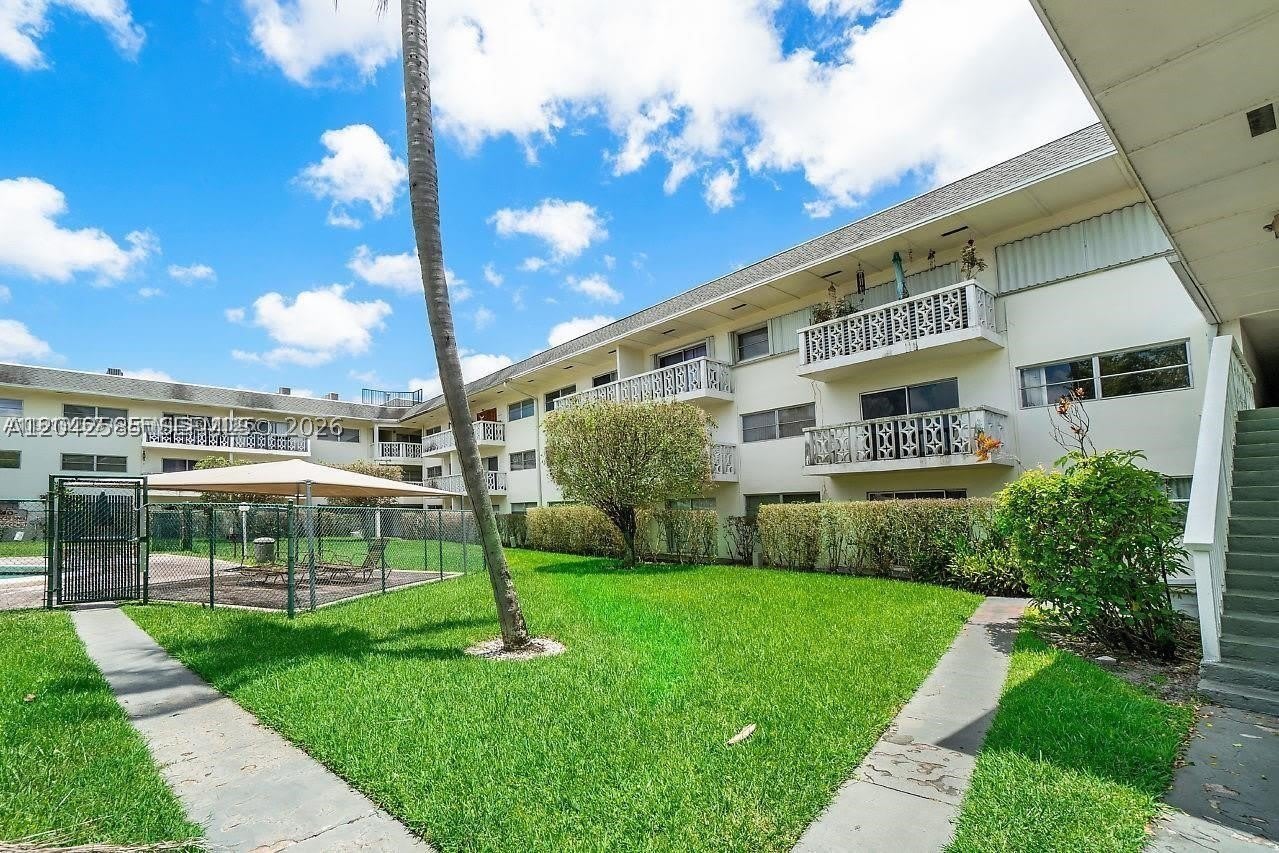 4200 NW 3rd Ct – photo 1