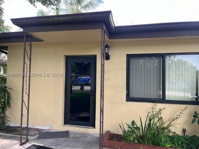 4605 SW 65th Ave – photo 1