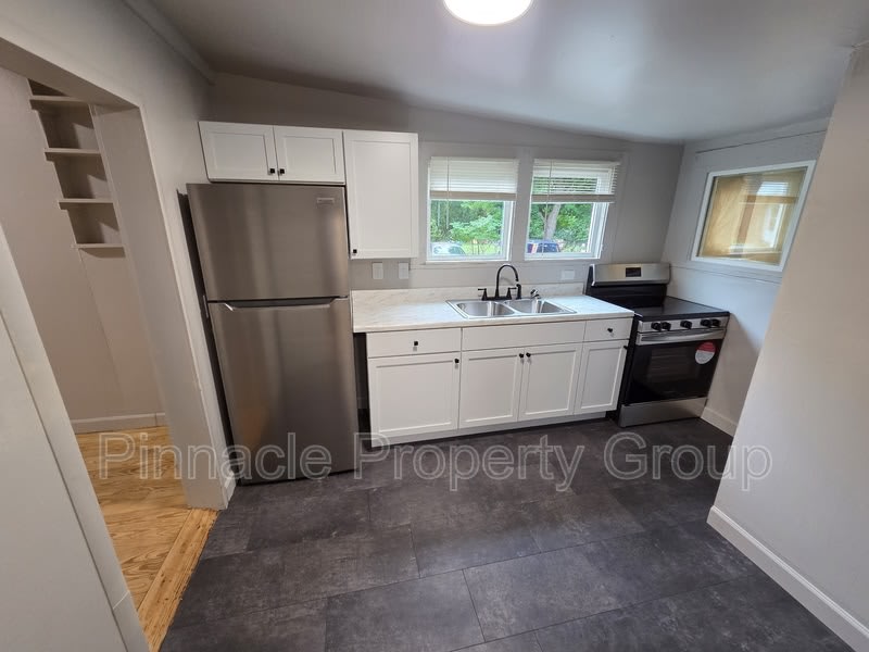 832 North Leroy Street – photo 1 of 10