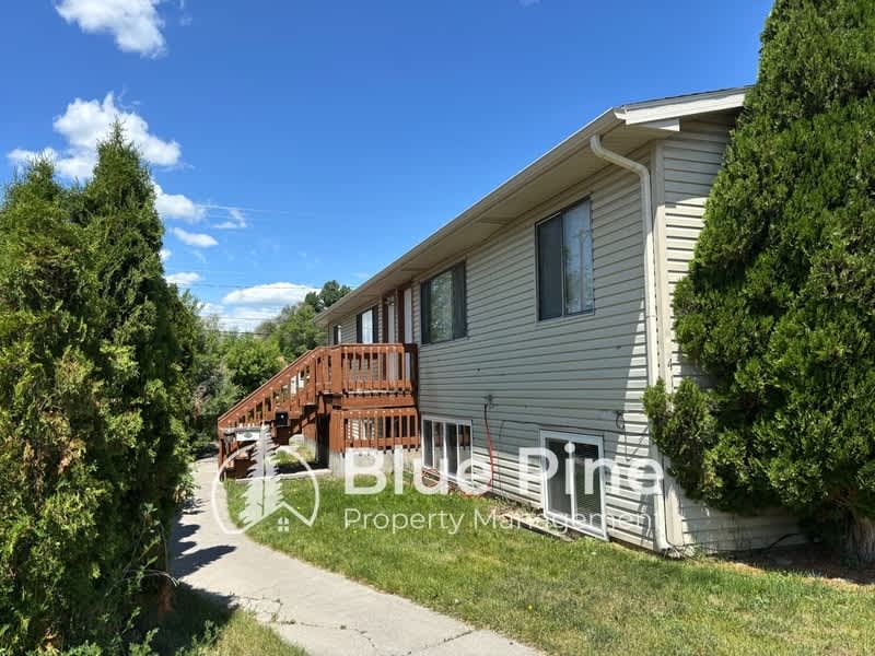 411 Gladstone Street – photo 1