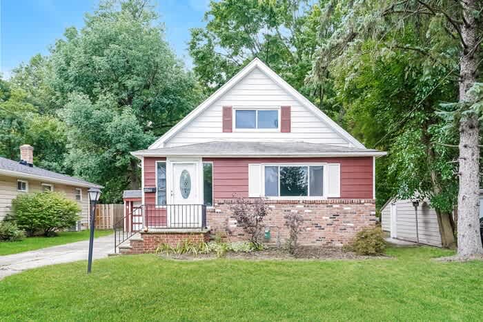 14612 Summit Avenue – photo 1