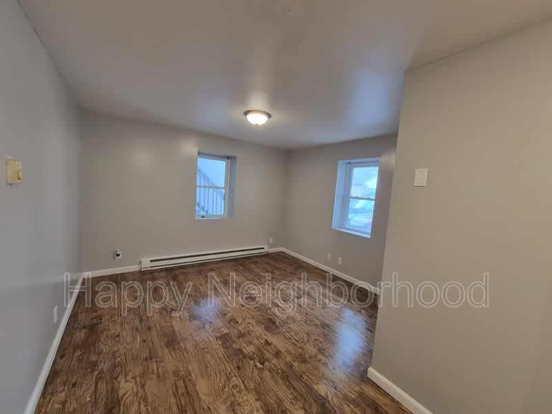5-7 Upson Street – photo 1 of 12