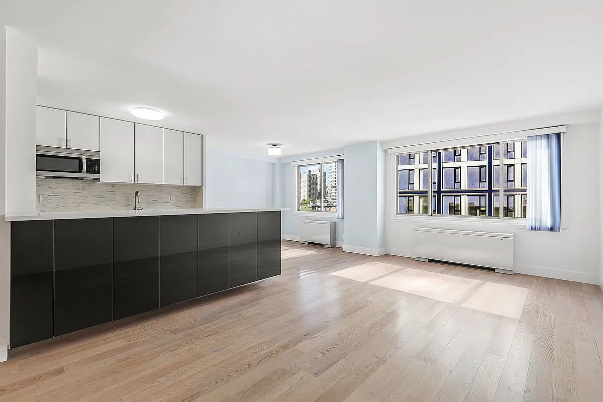 401 E 86th St – photo 1