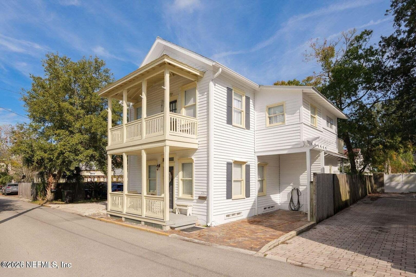 251 Charlotte St Unit B – photo 1 of 327