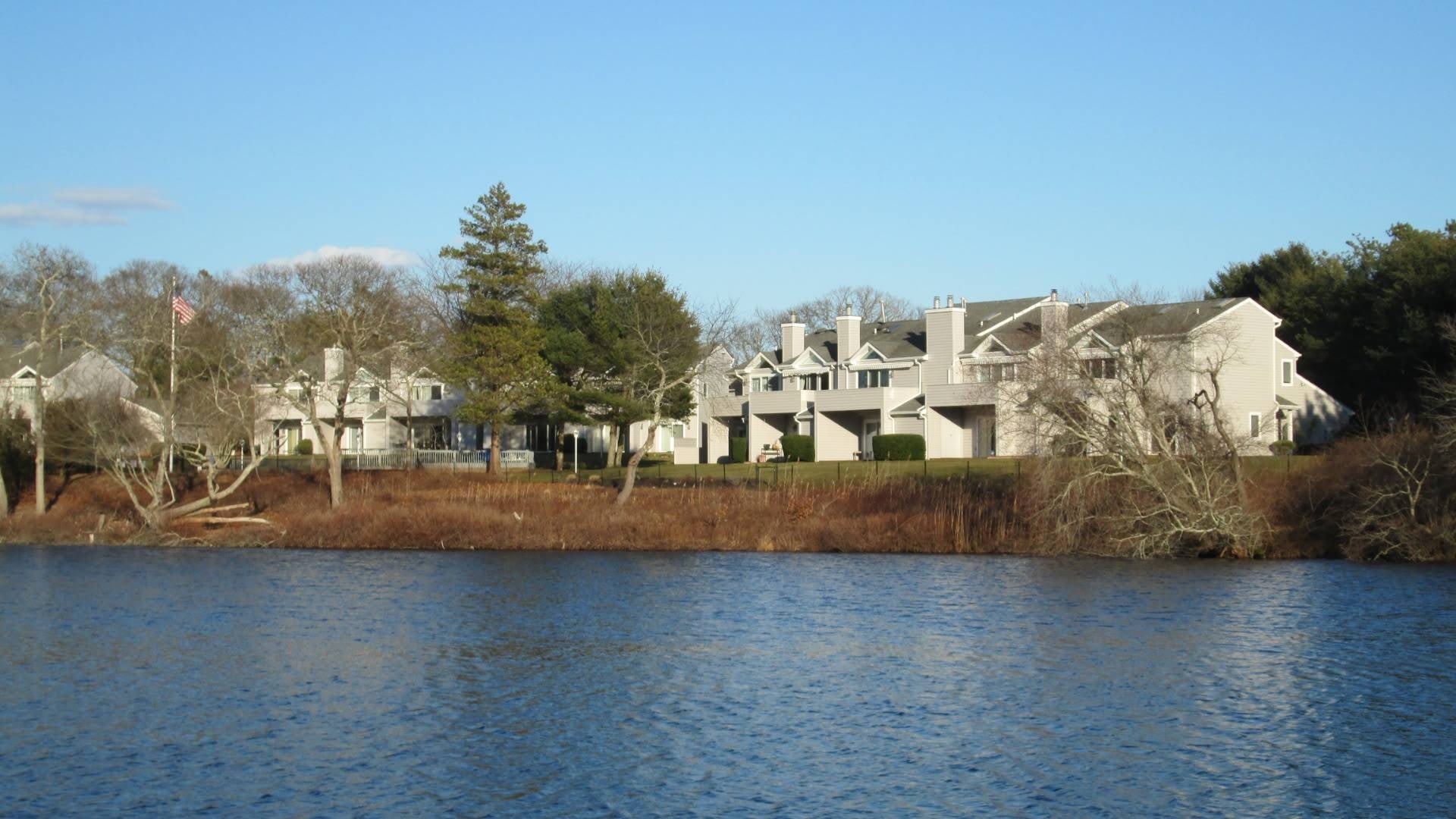 34 Montauk Highway – photo 1 of 18