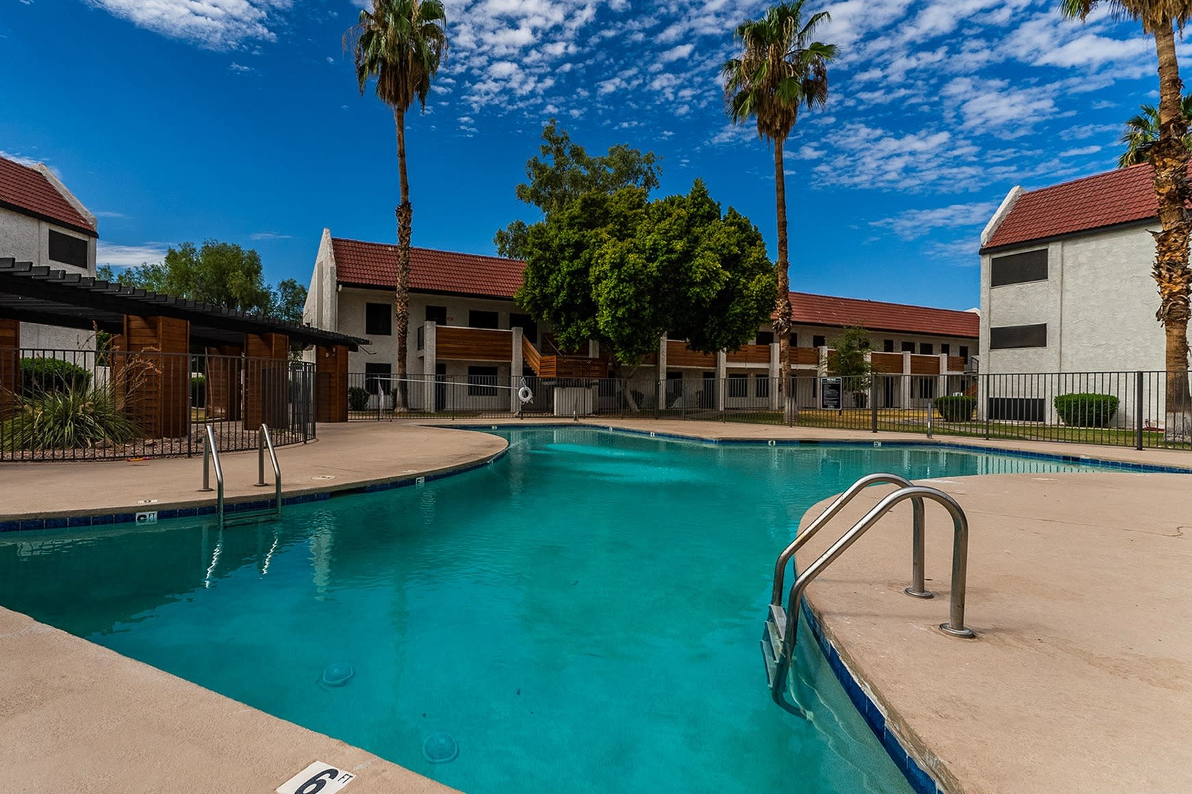 MadEry Apartments – photo 1