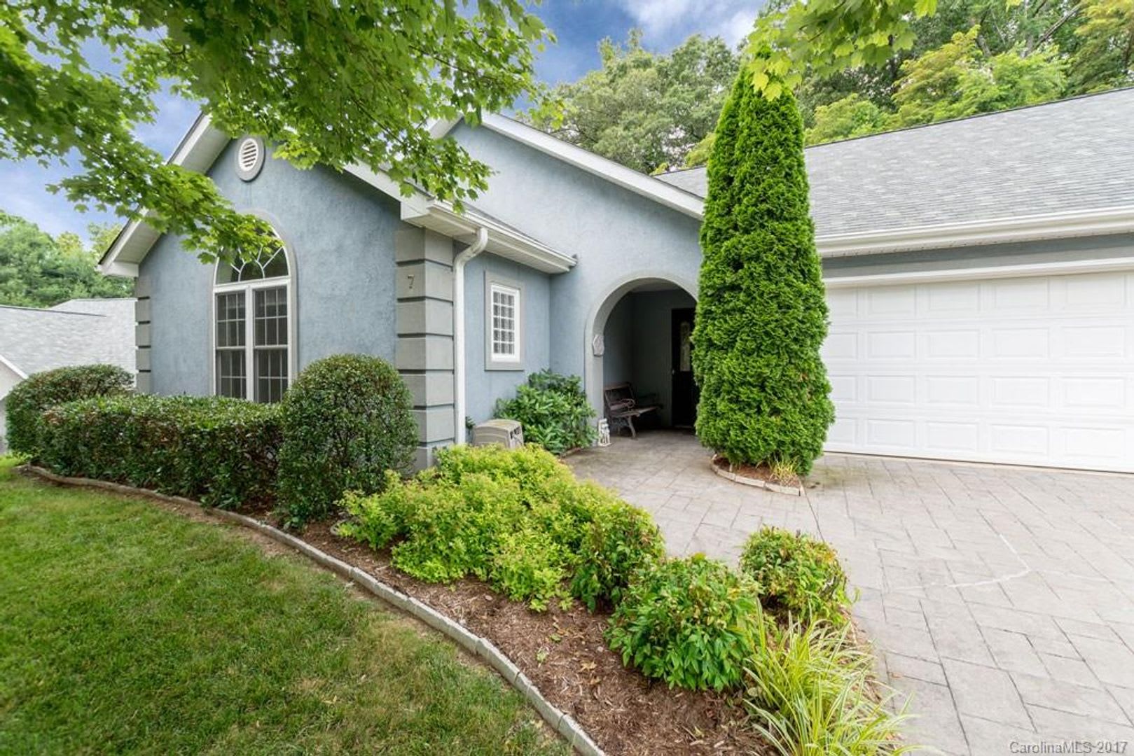Spacious home in quiet East Asheville neighborhood – photo 1
