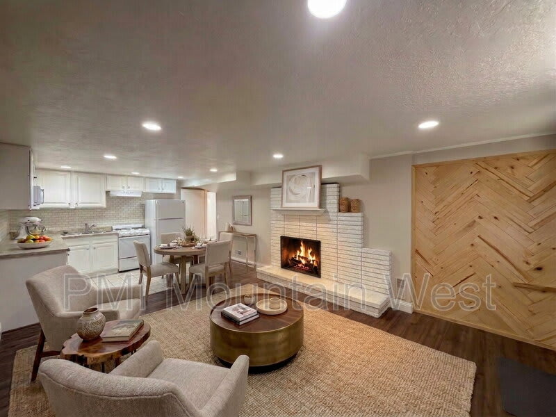 282 E. 650 N. – photo 1 of 18