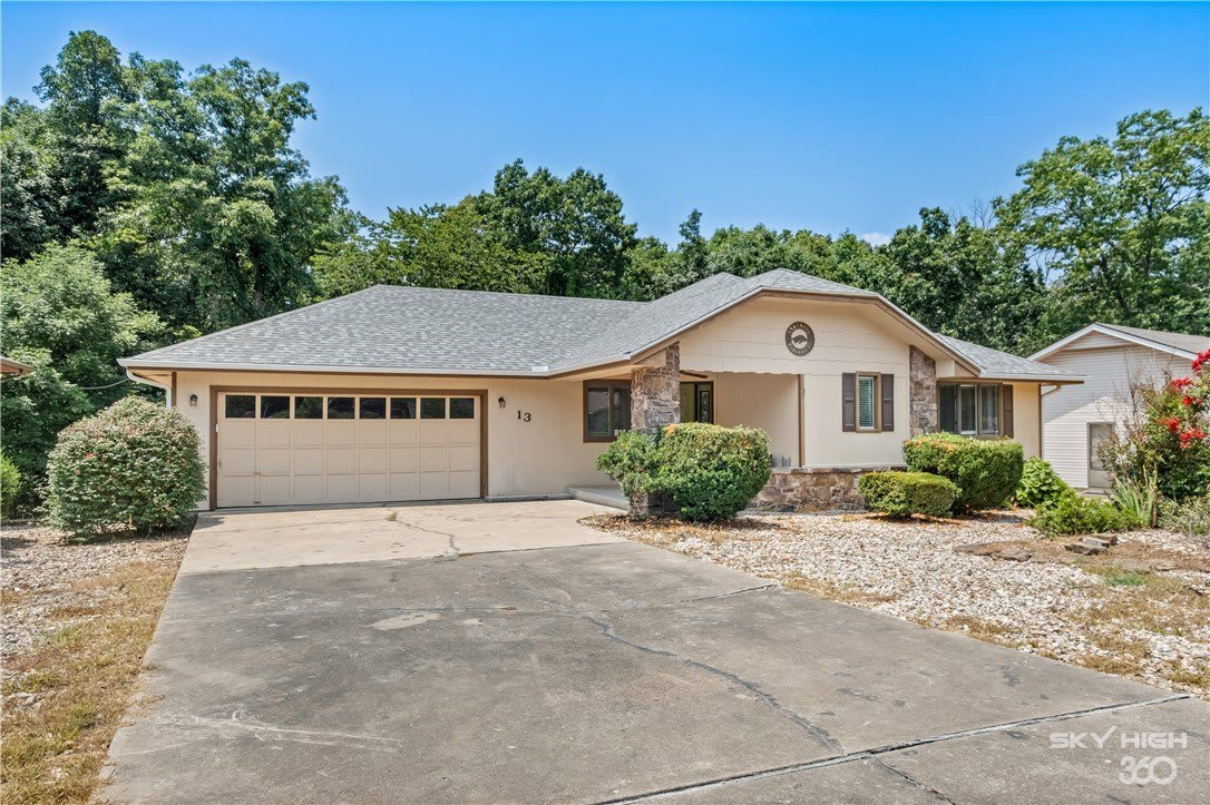 13 Yarmouth Drive – photo 1