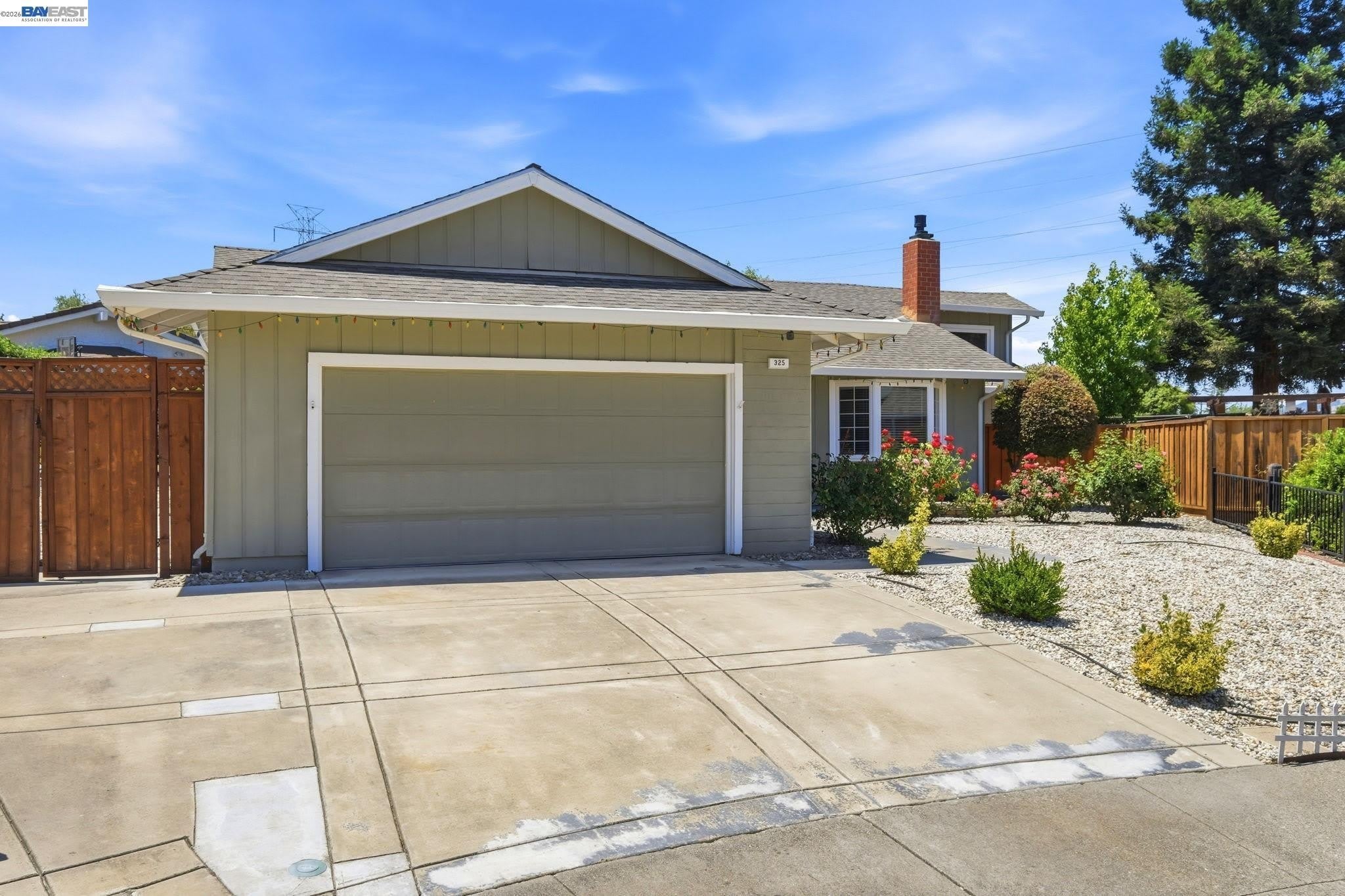 325 Goshen Ct – photo 1 of 223