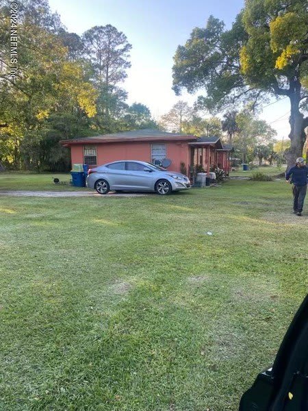 5754 MONCRIEF Road