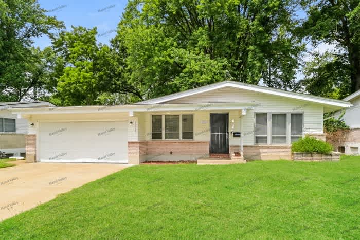 10623 Hallwood Drive – photo 1