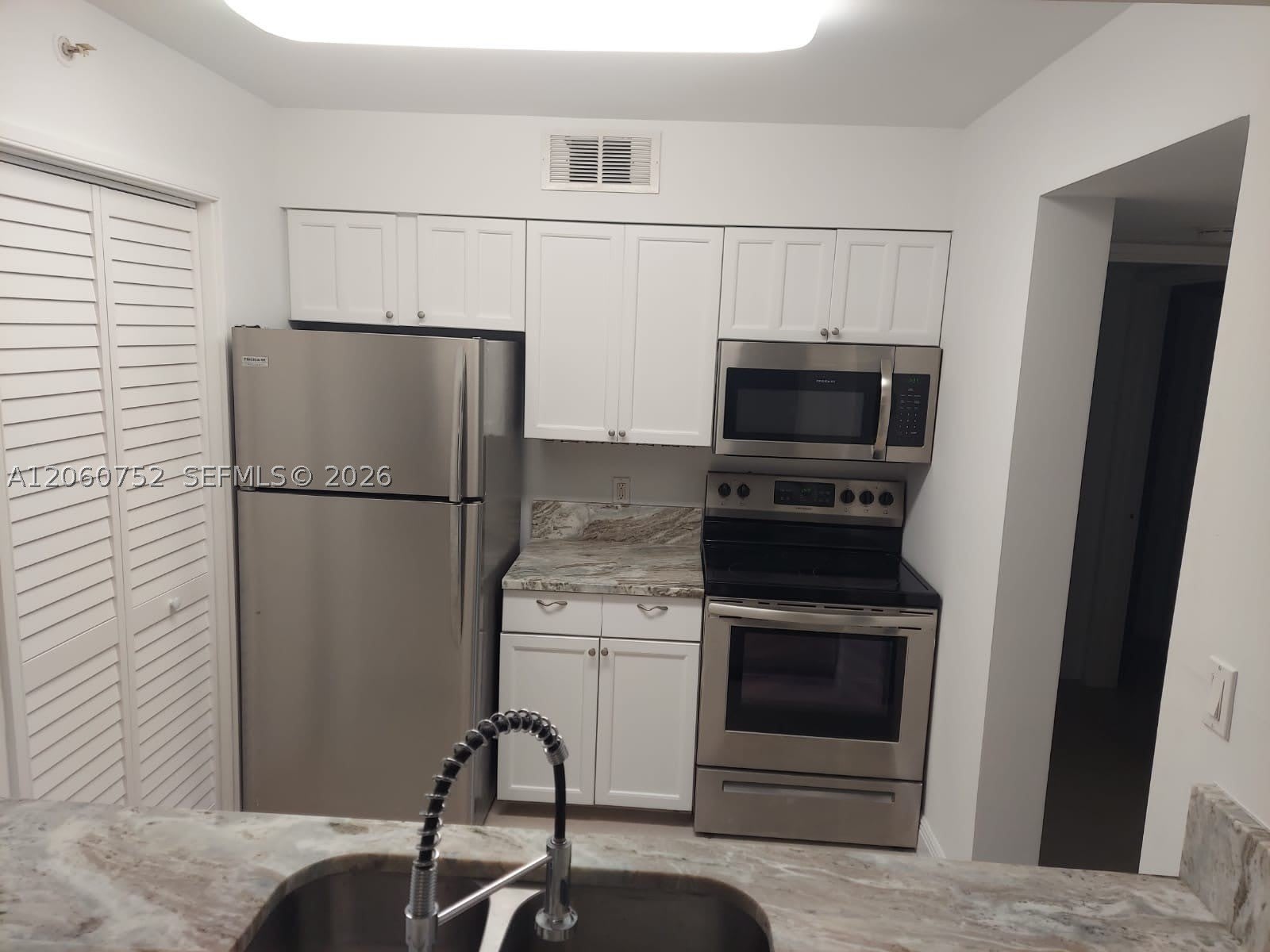 800 Scotia Dr – photo 1 of 21