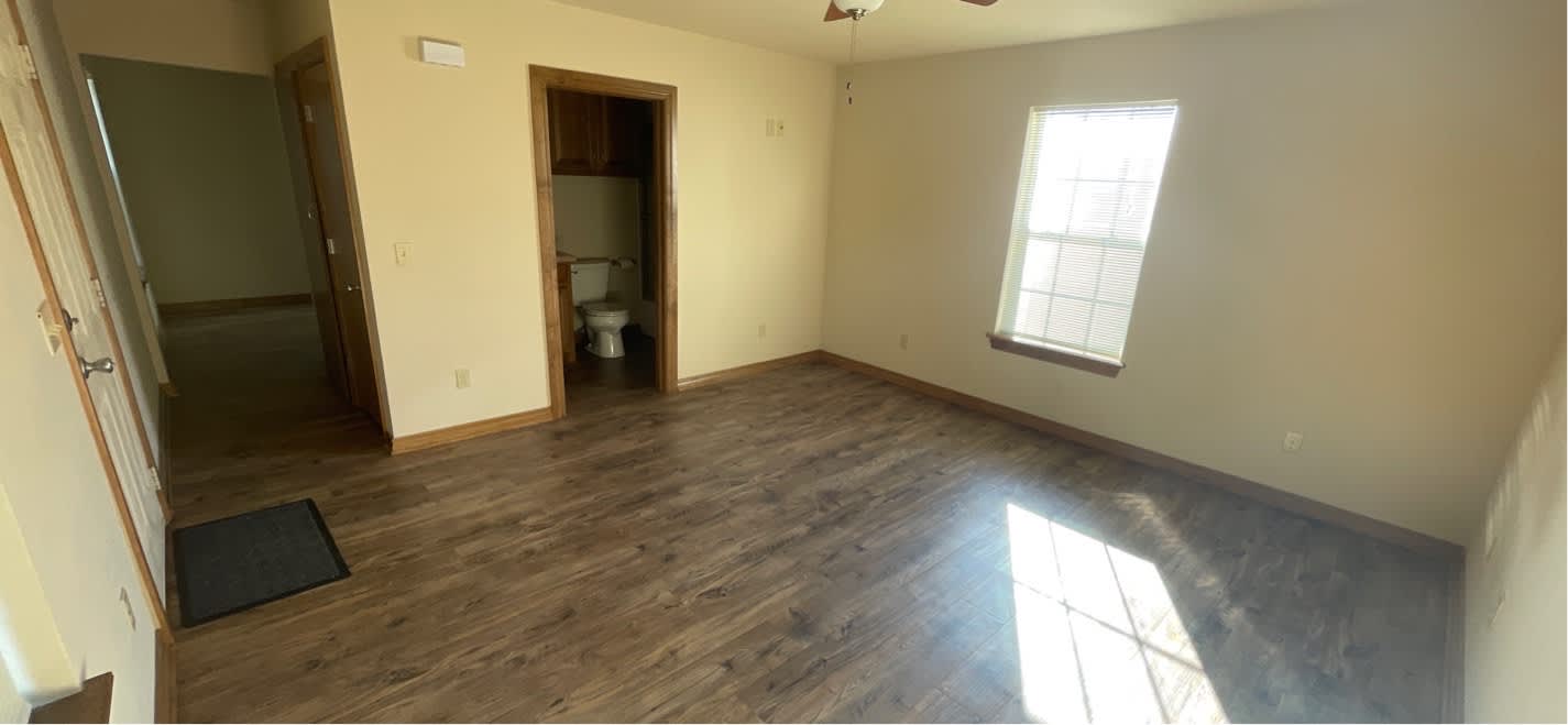 312 W Main St – photo 1 of 6