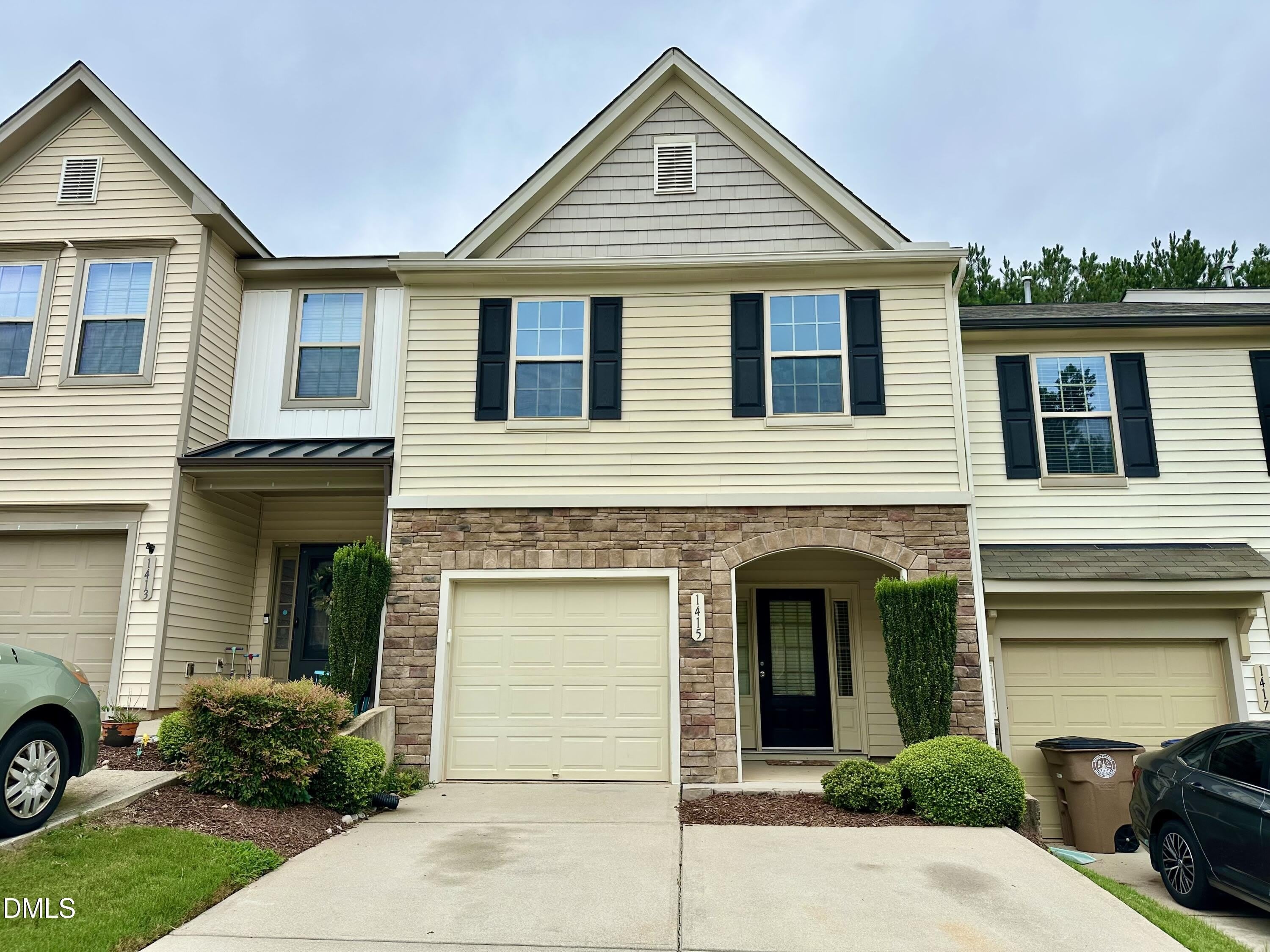 1415 Montonia Street – photo 1 of 294