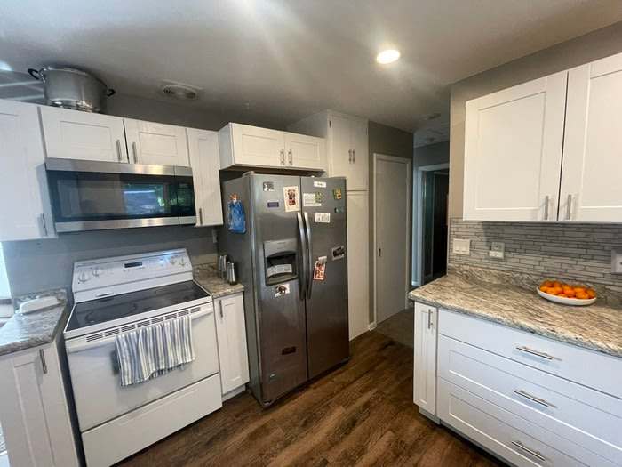 770 Stratford Avenue – photo 1